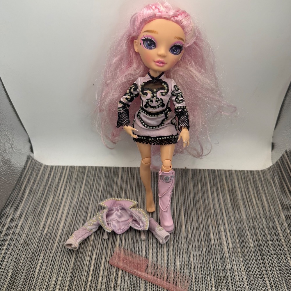 Rainbow High Minnie Choi K-Pop Doll Vision Royal Three Pink Hair Pearl Dress 11"